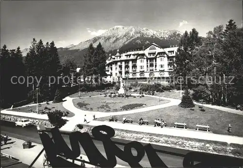 Vysoke Tatry Hotel Grand vo Starom Smokovci za nim Slavkovsky stit Kat. Slowakische Republik