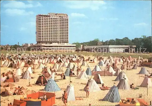 Rostock Warnemuende Blick vom Strand zum Hotel Neptun Kat. Rostock