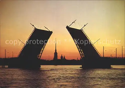 Leningrad St Petersburg A draw bridge over the Neva Kat. Russische Foederation