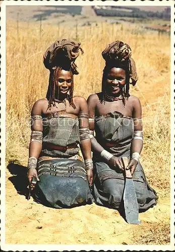 Suedafrika Southafrica RSA Pondowomen Eingeborene Fraue in Tracht Kat. Suedafrika