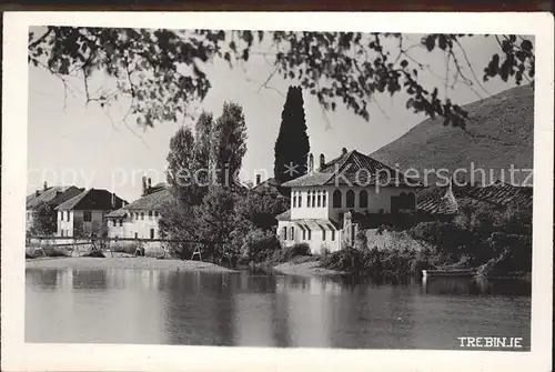 Trebinje Haeuser am Wasser Kat. Bosnien Herzegowina