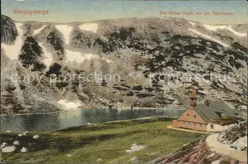 Riesengebirge Der kleine Teich mit Teichbaude Kat. Tschechische Republik