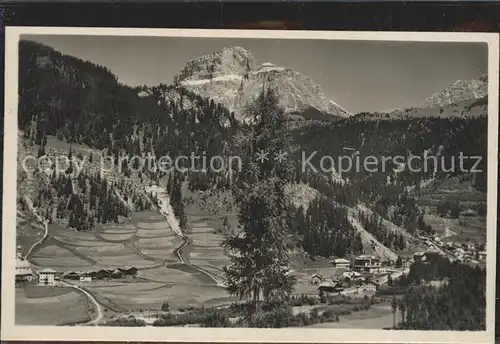 Dolomiti Strada delle Dolomiti Canazei in Fassa verso Cima Pordoi Kat. Italien