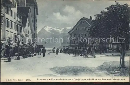 Brunnen Vierwaldstaettersee SZ Dorfstr mit Blick auf See und Urirothstock Kat. Brunnen