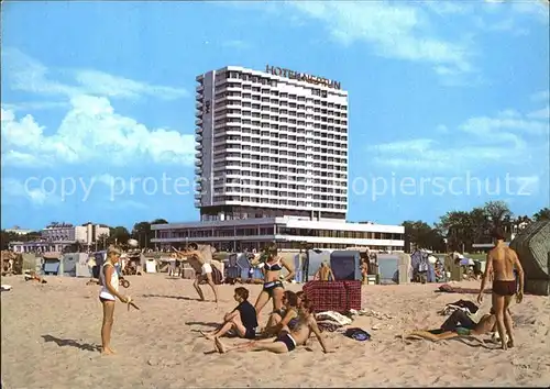 Warnemuende Ostseebad Strand mit Hotel Neptun Kat. Rostock