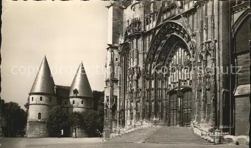 Beauvais Portail de la Cathedrale et le Palais de Justice Kat. Beauvais