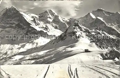 Grindelwald Wintersporplatz mit Maennlichen Eiger Moench Jungfrau Berner Alpen Kat. Grindelwald