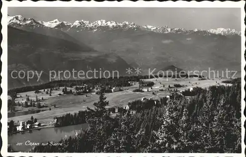 Crans sur Sierre Gesamtansicht mit Alpenkette Kat. Crans Montana