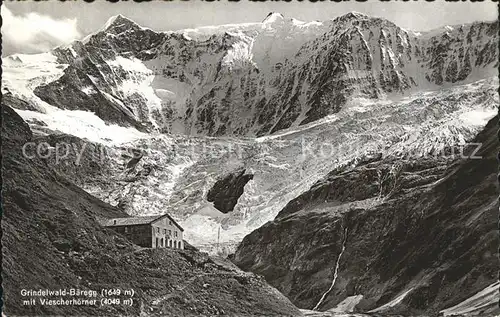 Baeregg Berghuette mit Fiescherhoerner Gletscher Berner Alpen Kat. Grindelwald