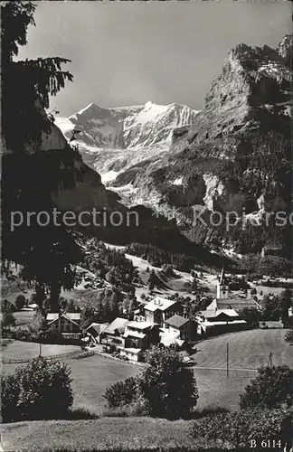 Grindelwald mit Fiescherhoerner und Eiger Hoernli Kat. Grindelwald