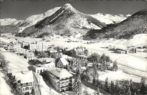 Davos Dorf GR mit Seehorn Pischahorn / Davos /Bz. Praettigau-Davos