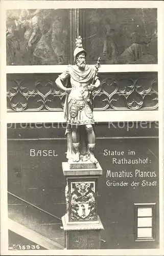 Basel BS Statue im Rathaushof Munatius Plancus Gruender der Stadt Kat. Basel