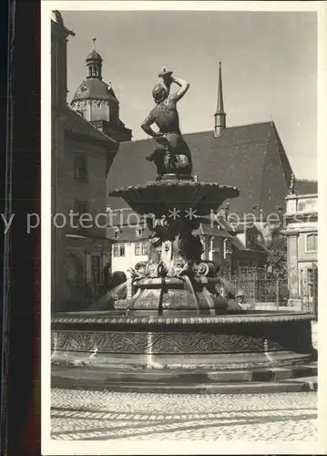 Alt Dessau Schlosshof Brunnen Skulptur Handabzug