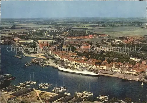 Travemuende Ostseebad Fliegeraufnahme Hafen / Luebeck /Luebeck Stadtkreis