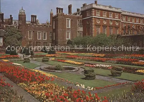 Middlesex Hampton Court Palace from the Pond Garden Kat. Enfield