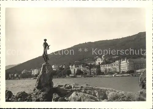 Opatija Istrien Denkmal am Wasser Kat. Hrvatska