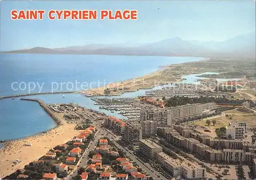 Saint Cyprien Plage Fliegeraufnahme mit Hafen  Kat. Saint Cyprien Pyrenees Orientales