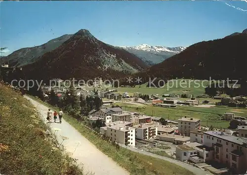 Davos Dorf GR Hoehenpromenade gegen Seehorn und Pischahorn / Davos /Bz. Praettigau-Davos