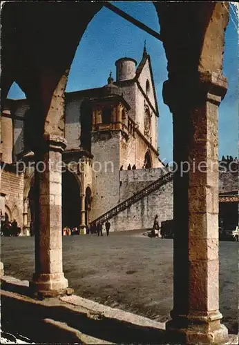 Assisi Umbria Basilika San Francesco mit Saeulengang Kat. Assisi