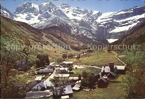 Gavarnie Hautes Pyrenees Panorama Village et le Cirque Kat. Gavarnie