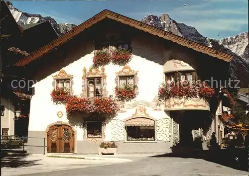 Seefeld Tirol Tiroler Schmuckkastl in der Fussgeherzone Kat. Seefeld in Tirol