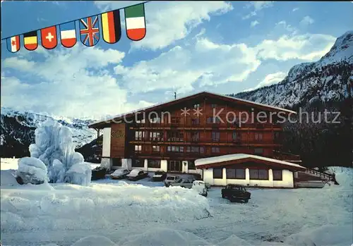 Colfosco Hotel Cappella Winterpanorama Dolomiten Nationalflaggen Kat. Corvara Bolzano