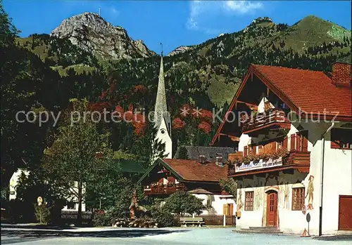 Bayrischzell Ortspartie an der Kirche mit Wendelstein Bayrische Voralpen Kat. Bayrischzell