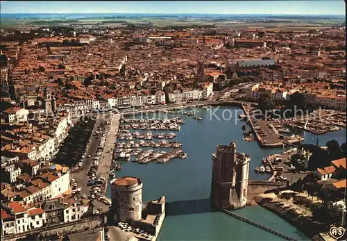 La Rochelle Charente Maritime Vue aerienne du Port et les Tours Kat. La Rochelle