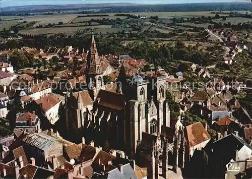 Semur en Auxois Vue aerienne sur la Collegiale Kat. Semur en Auxois