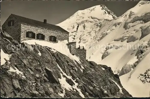 Loetschenhuette Hollandia mit Aletschhorn