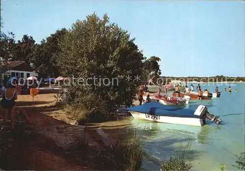 Le Gua Rochefort Cadeuil La Guinguette au bord du lac Canotage et ski nautique Kat. Le Gua