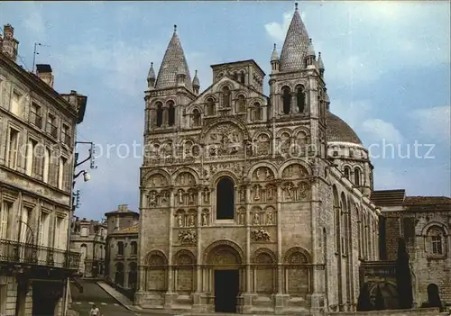Angouleme Facade de la Cathedrale St Pierre du XII siecle Kat. Angouleme
