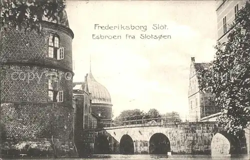Frederiksborg Slot Esbroen fra Slotsoen Kat. Frederiksberg