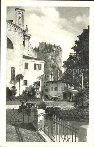 Bozen Suedtirol Arco Platz an der Kirche mit Kastell Kat. Bozen Suedtirol