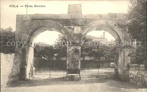 Pola Kroatien Porta Gemina / Istrien /Hrvatska