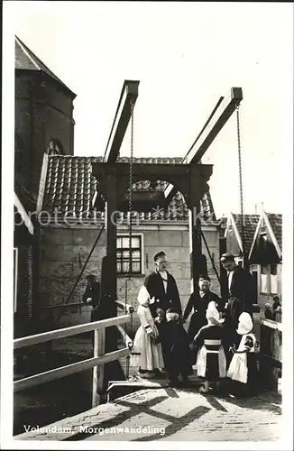 Volendam Morgenwandeling Trachten Bruecke Kat. Niederlande