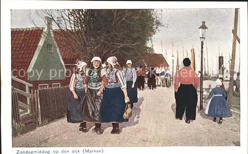 Marken Niederlande Zondagmiddag op den dijk Maedchen Trachten Kat. Niederlande