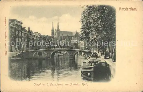 Amsterdam Niederlande Singel en H. Franciscus van Xaverius Kerk Kanal Kahn Kat. Amsterdam