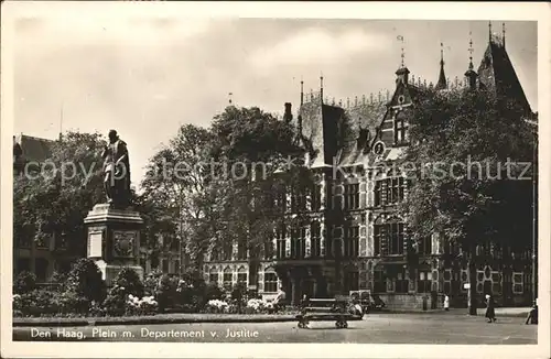 Den Haag Plein met Department van Justitie Monument Statue Denkmal Kat. s Gravenhage