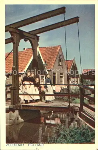 Volendam Maedchen Trachten Bruecke Kat. Niederlande