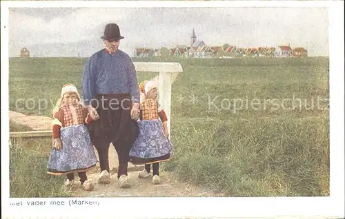 Marken Niederlande Met vader mee Vater mit Kindern Trachten Kat. Niederlande