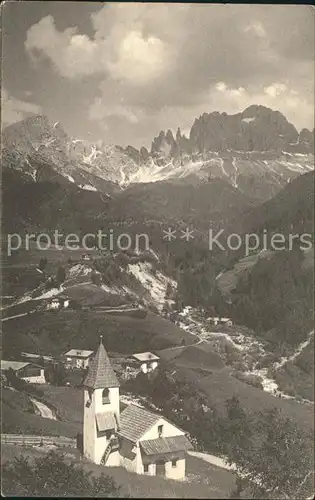 St Cyprian Ansicht mit Kirche Panorama Rosengarten Dolomiten Kat. Italien