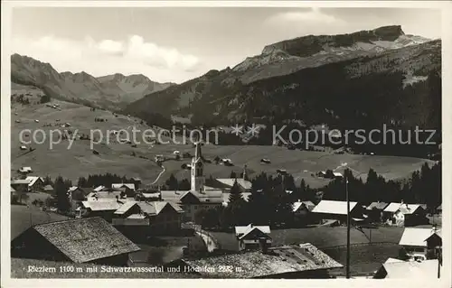 Riezlern Kleinwalsertal Vorarlberg Panorama mit Schwarzwassertal und Hochifen Allgaeuer Alpen Kat. Mittelberg