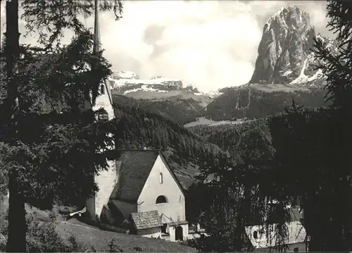 St Ulrich Groeden Tirol Kirche von St Jakob mit Dolomiten Kat. Salten Schlern