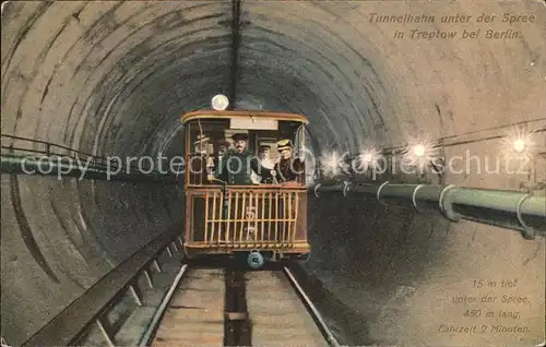 Treptow Berlin Tunnelbahn unter der Spree / Berlin /Berlin Stadtkreis