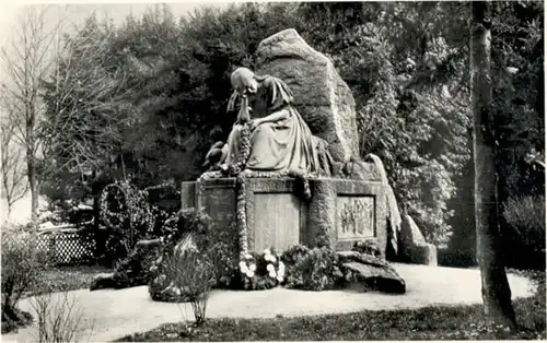 Gutach Schwarzwald Gefallenen Denkmal  * / Gutach /Ortenaukreis LKR