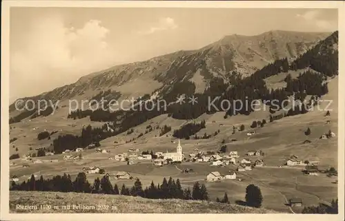 Riezlern Kleinwalsertal Vorarlberg Panorama mit Fellhorn Allgaeuer Alpen Kat. Mittelberg