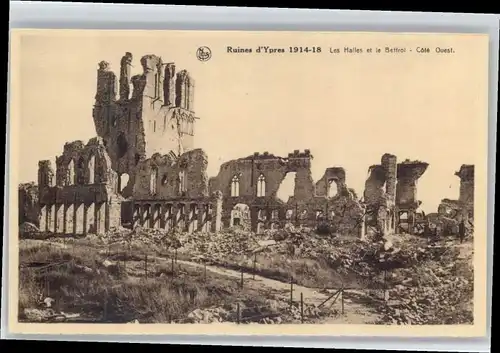 Ypres Ypern West Vlaanderen Ypres Ruines Halles Beffroi  * /  /