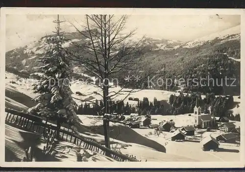 Riezlern Kleinwalsertal Vorarlberg Gesamtansicht Wintersportplatz mit Hoch Ifer Kat. Mittelberg