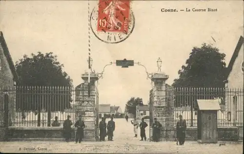 Cosne-Cours-sur-Loire Caserne Binot x / Cosne-Cours-sur-Loire /Arrond. de Cosne-Cours-sur-Loire